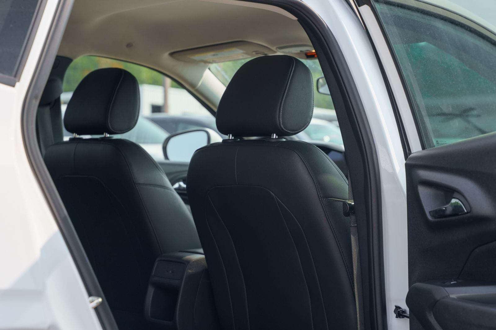 2025 Chevrolet Trax LT - Photo 14