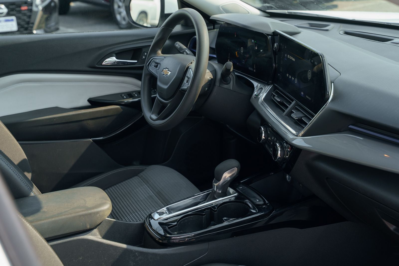 2025 Chevrolet Trax LT - Photo 12