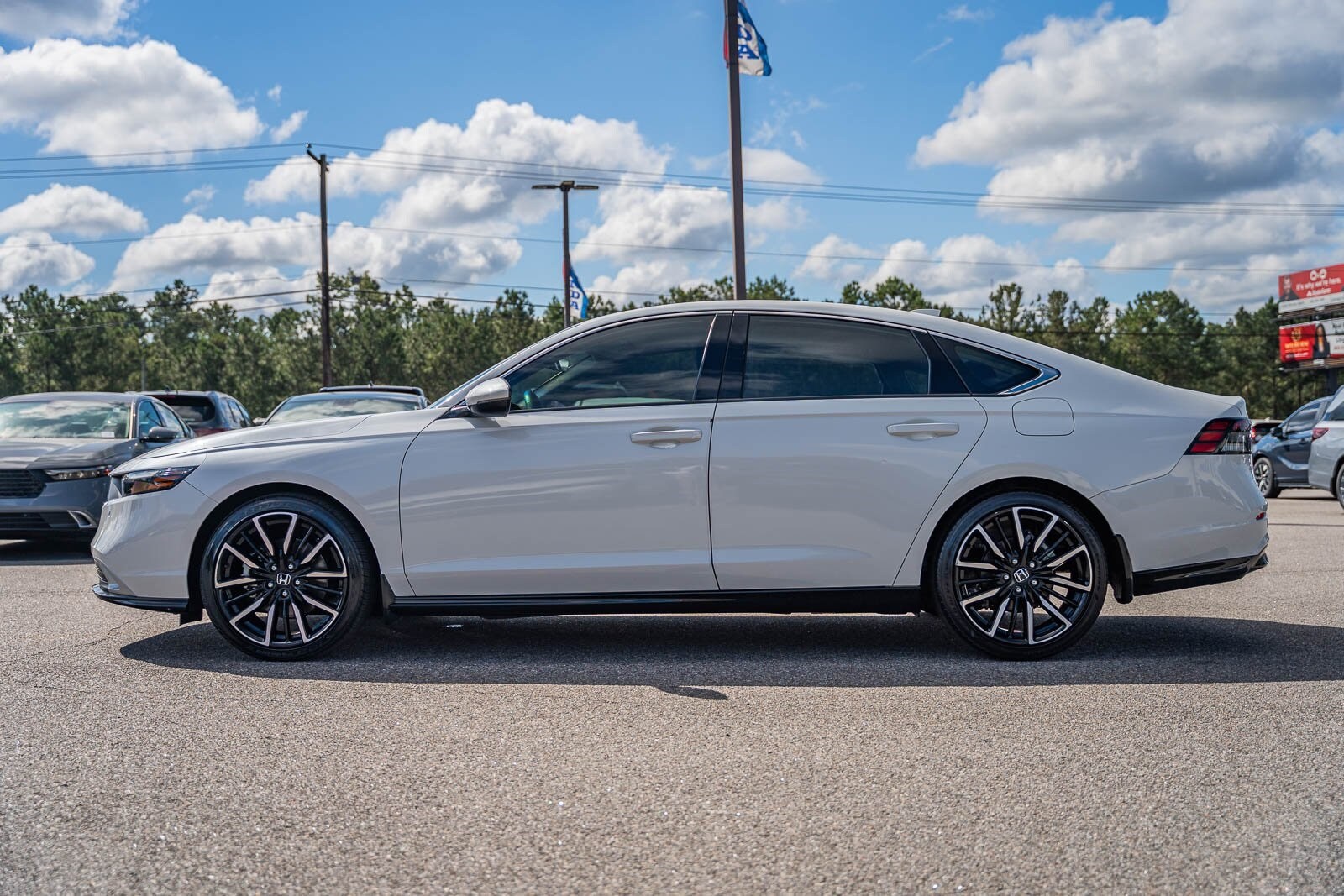 2023 Honda Accord Hybrid Touring photo 4