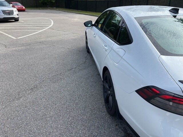 2023 Honda Accord Hybrid Sport-L photo 3