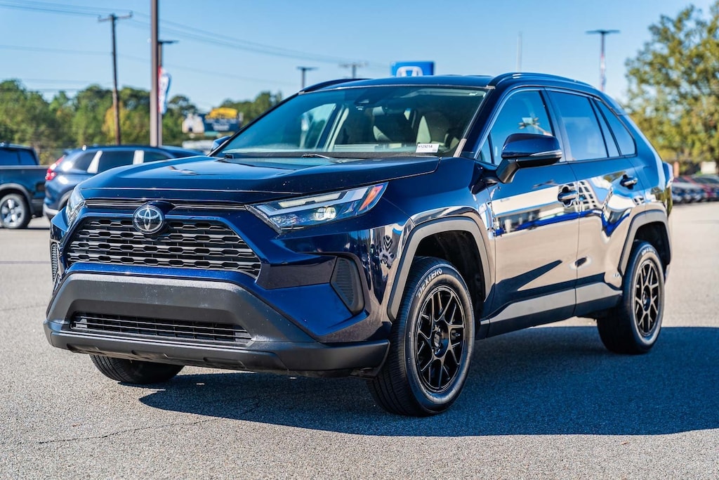 Used 2022 Toyota RAV4 XLE SUV
