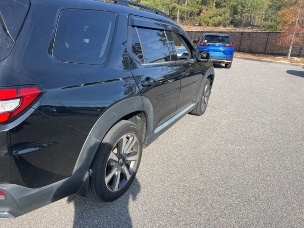 Used 2023 Honda Pilot Elite SUV