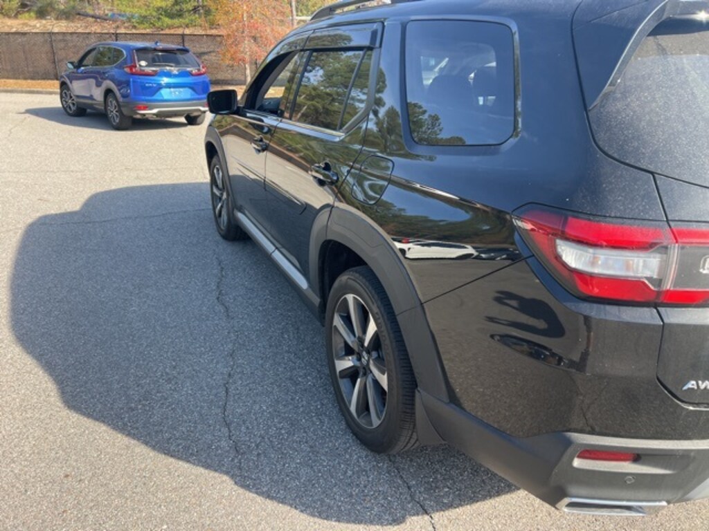 Used 2023 Honda Pilot Elite SUV