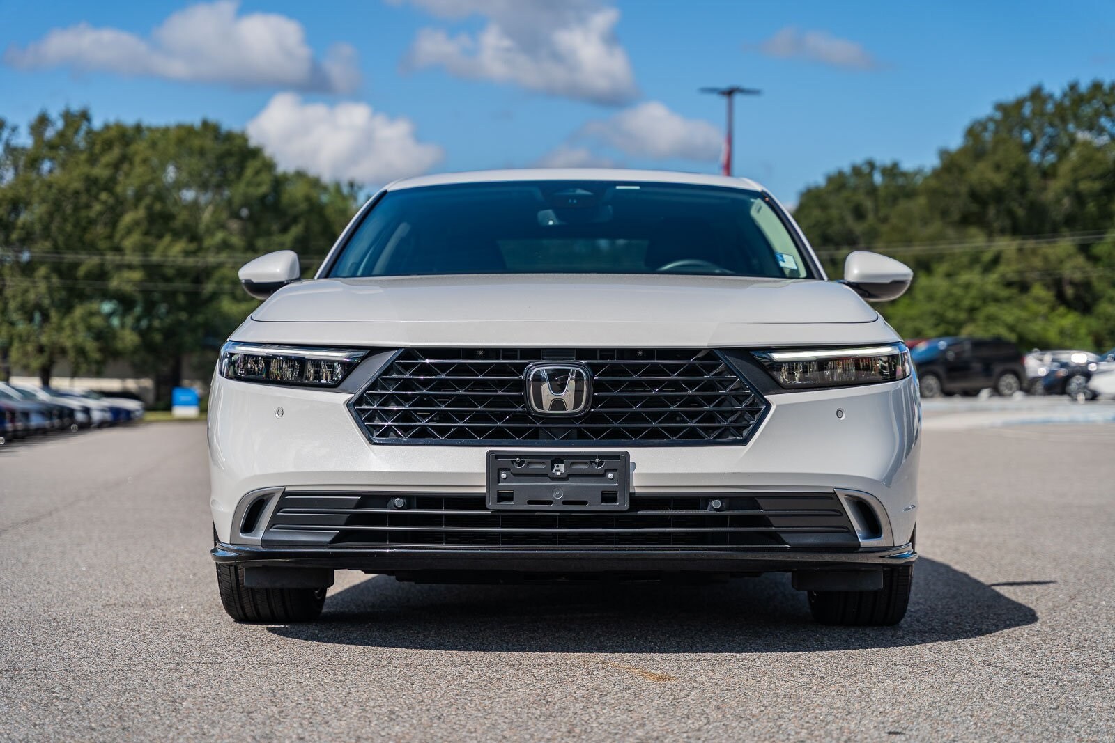 2023 Honda Accord Hybrid Touring photo 2