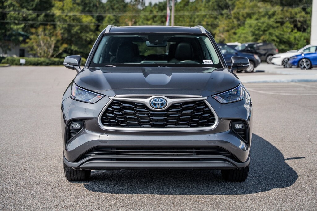 Used 2024 Toyota Highlander Hybrid XLE SUV