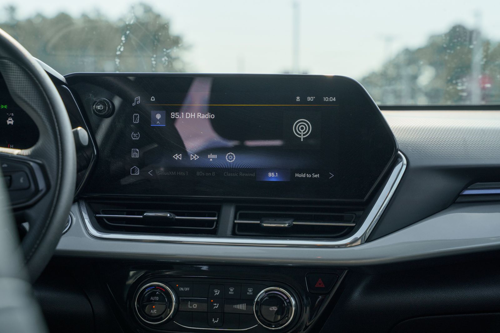 2025 Chevrolet Trax LT - Photo 32