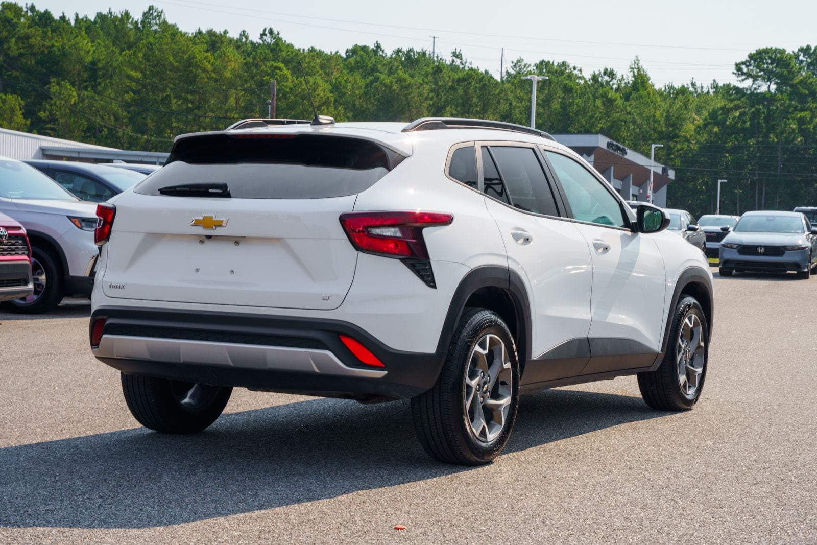 2025 Chevrolet Trax LT - Photo 7