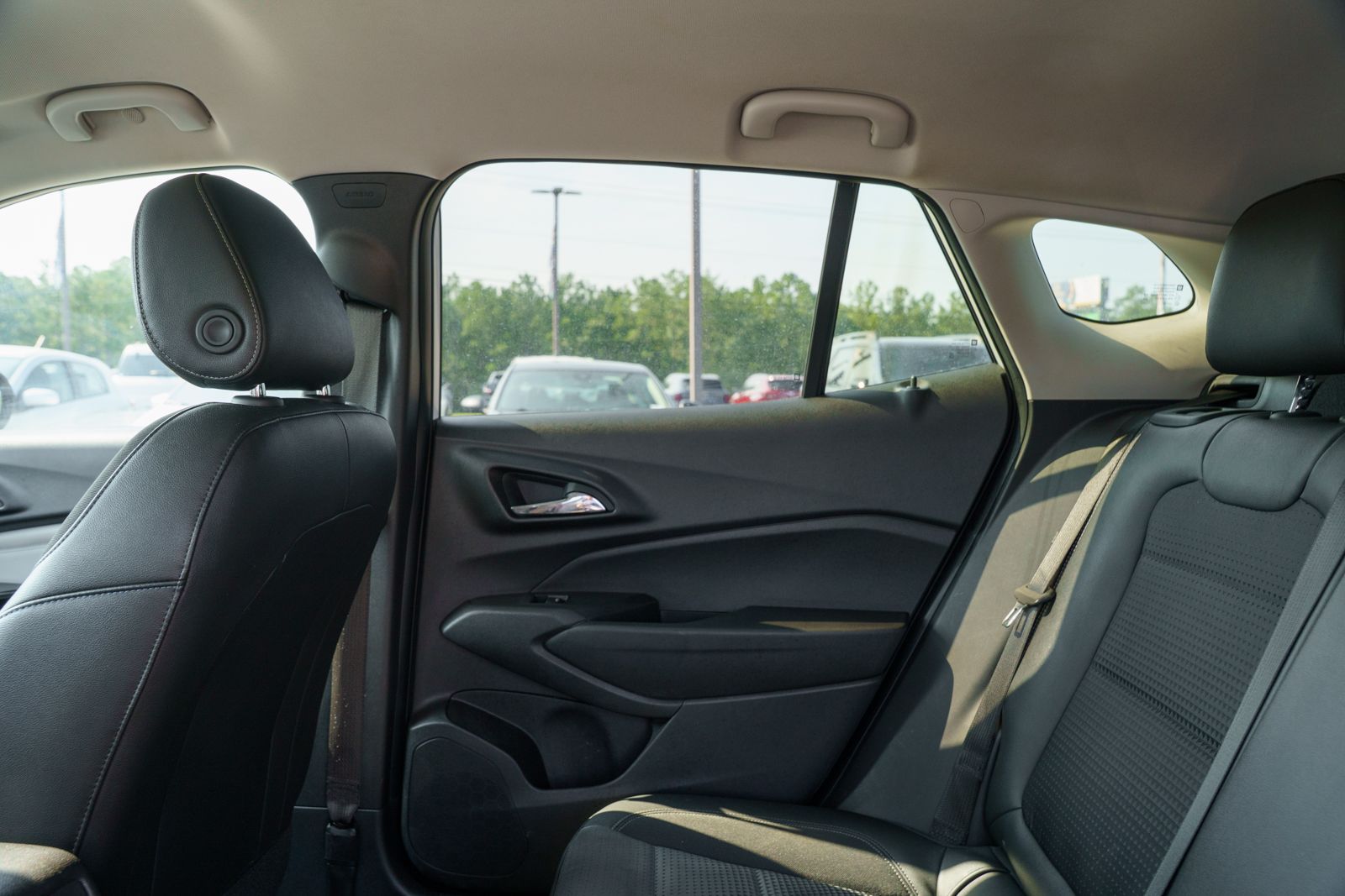 2025 Chevrolet Trax LT - Photo 17