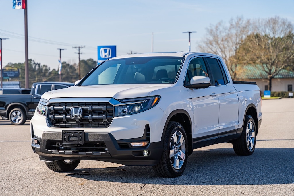 Certified 2025 Honda Ridgeline RTL Truck Crew Cab