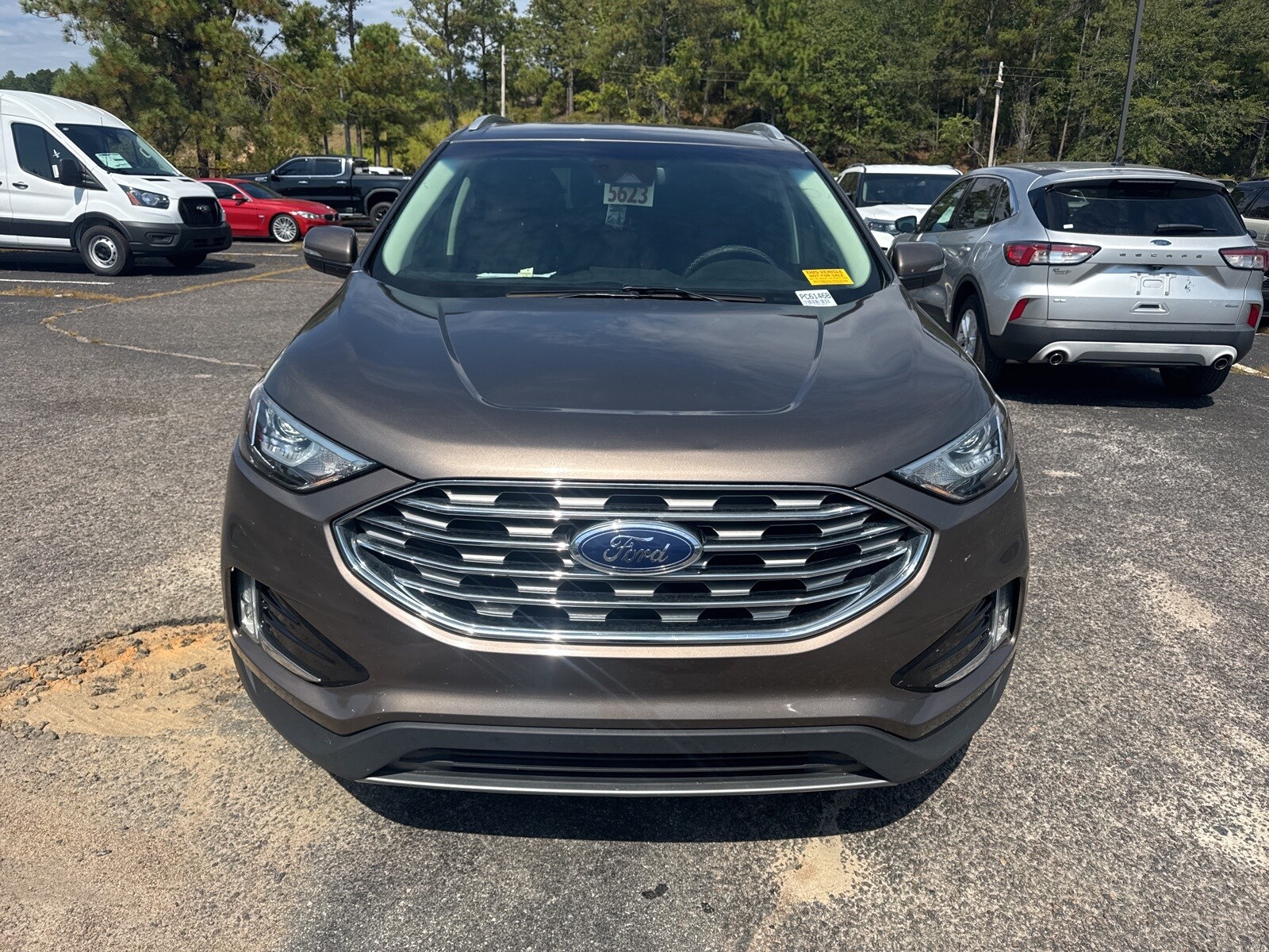 2019 Ford Edge SEL photo 2