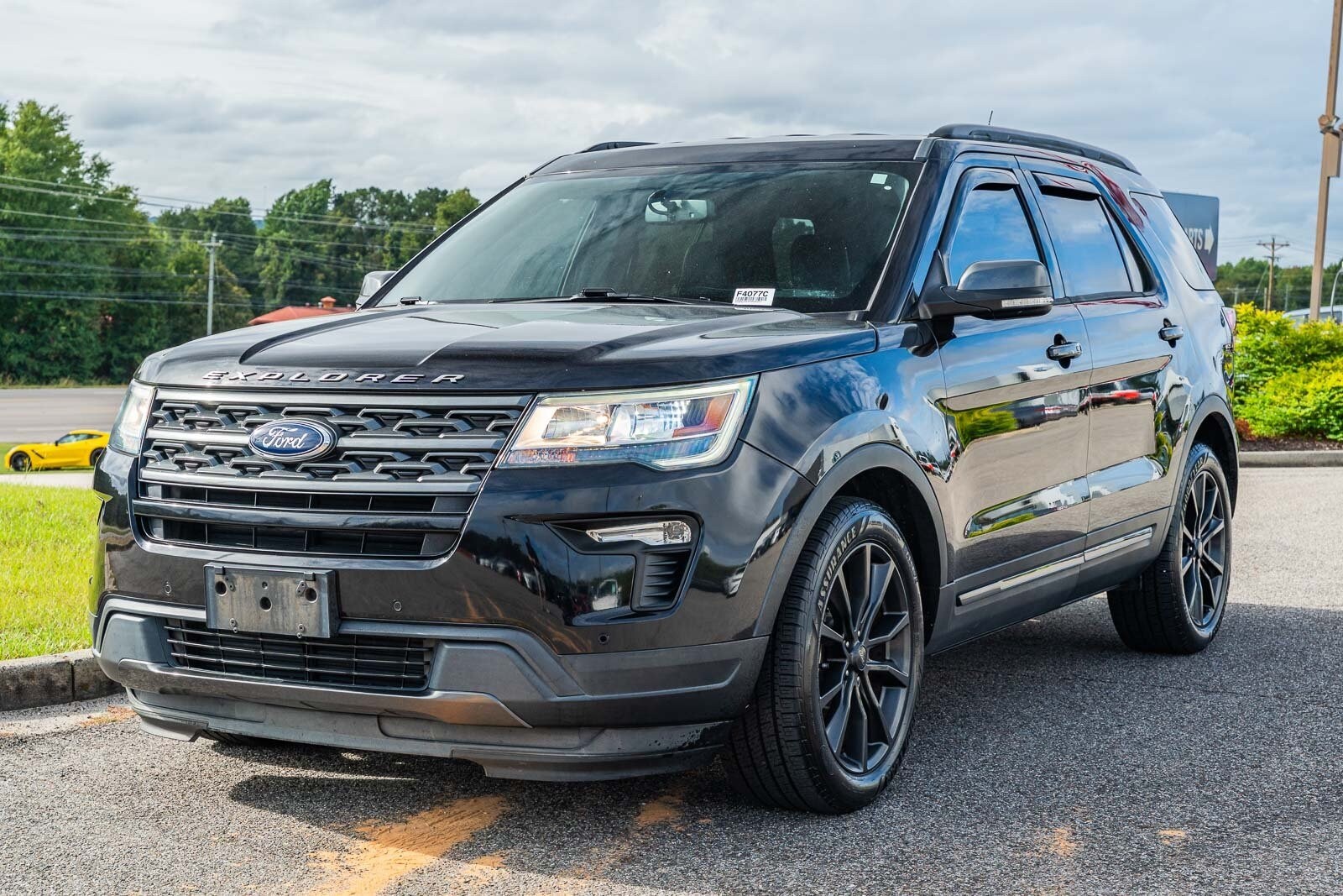 2019 Ford Explorer XLT photo 2
