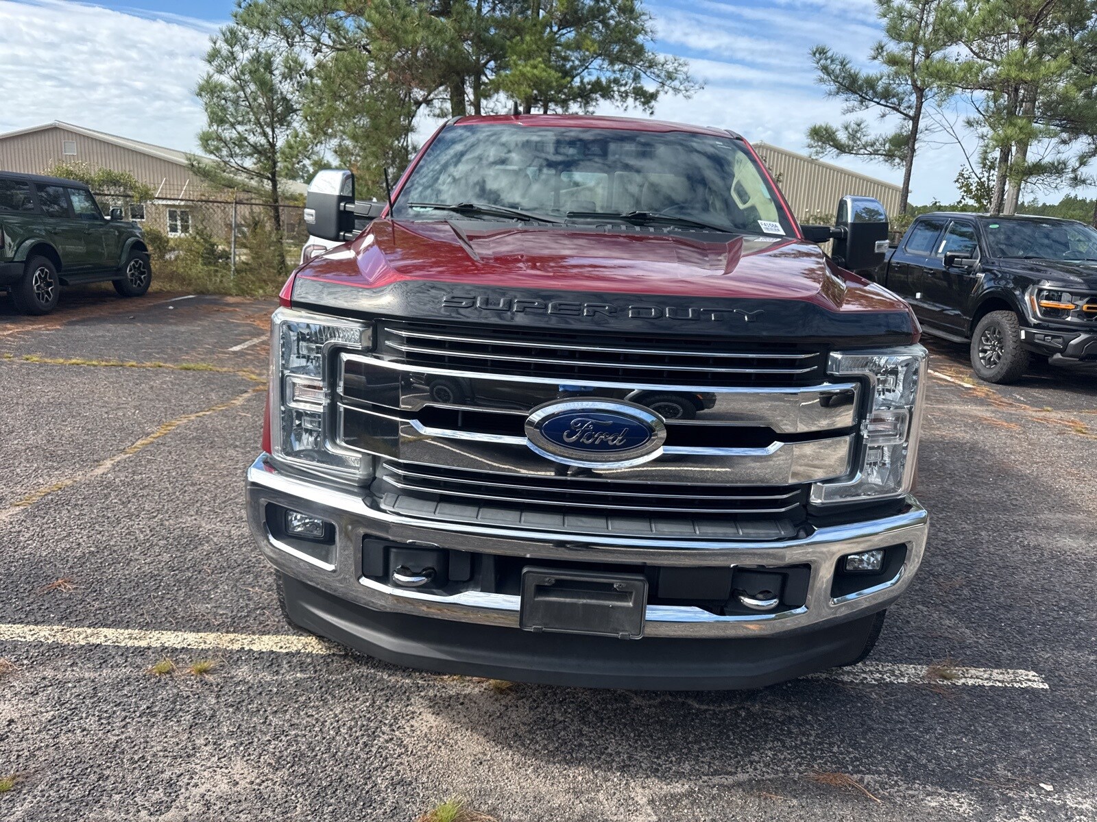 2019 Ford F-250 Lariat photo 2