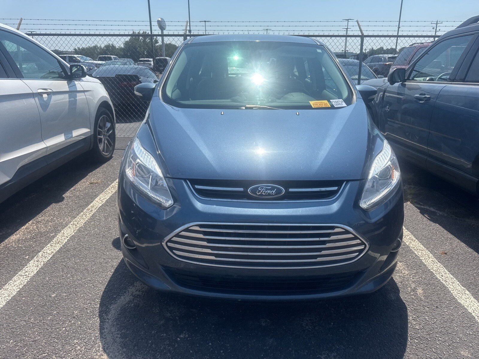 2018 Ford C-Max Hybrid Titanium photo 2