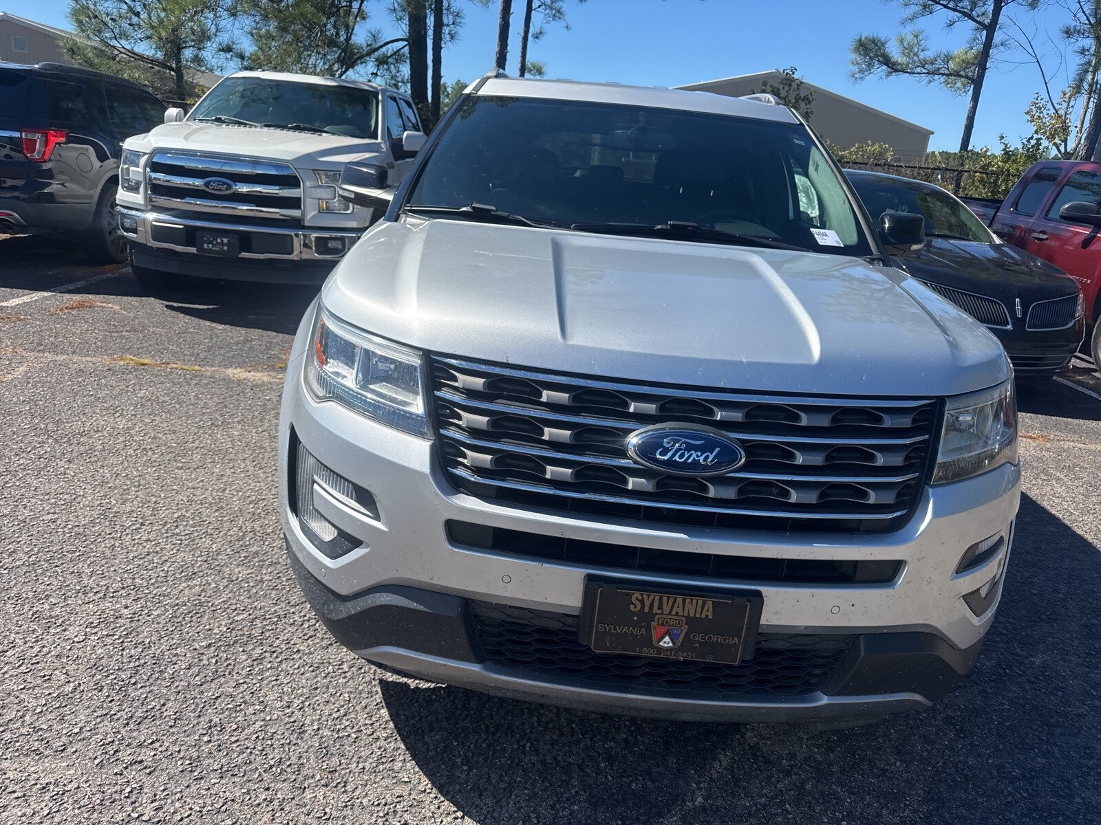 2017 Ford Explorer XLT photo 2