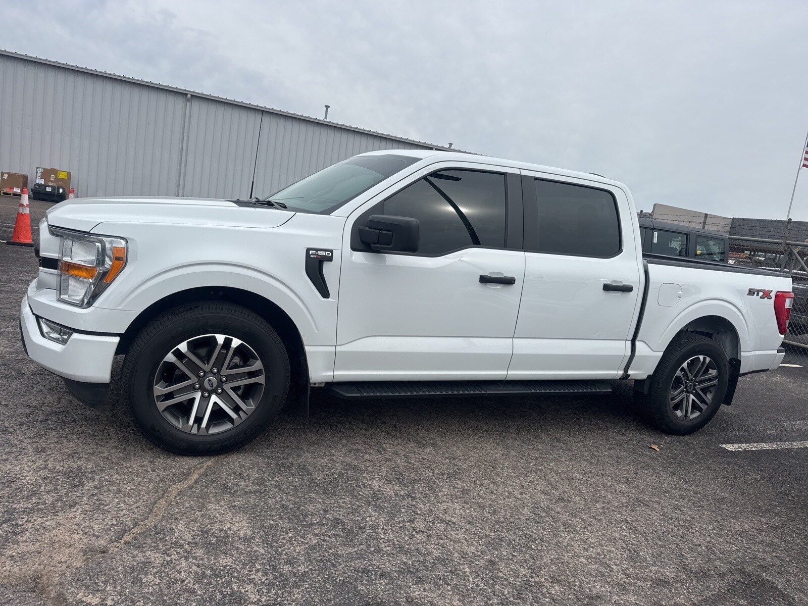 2022 Ford F-150 XL photo 3