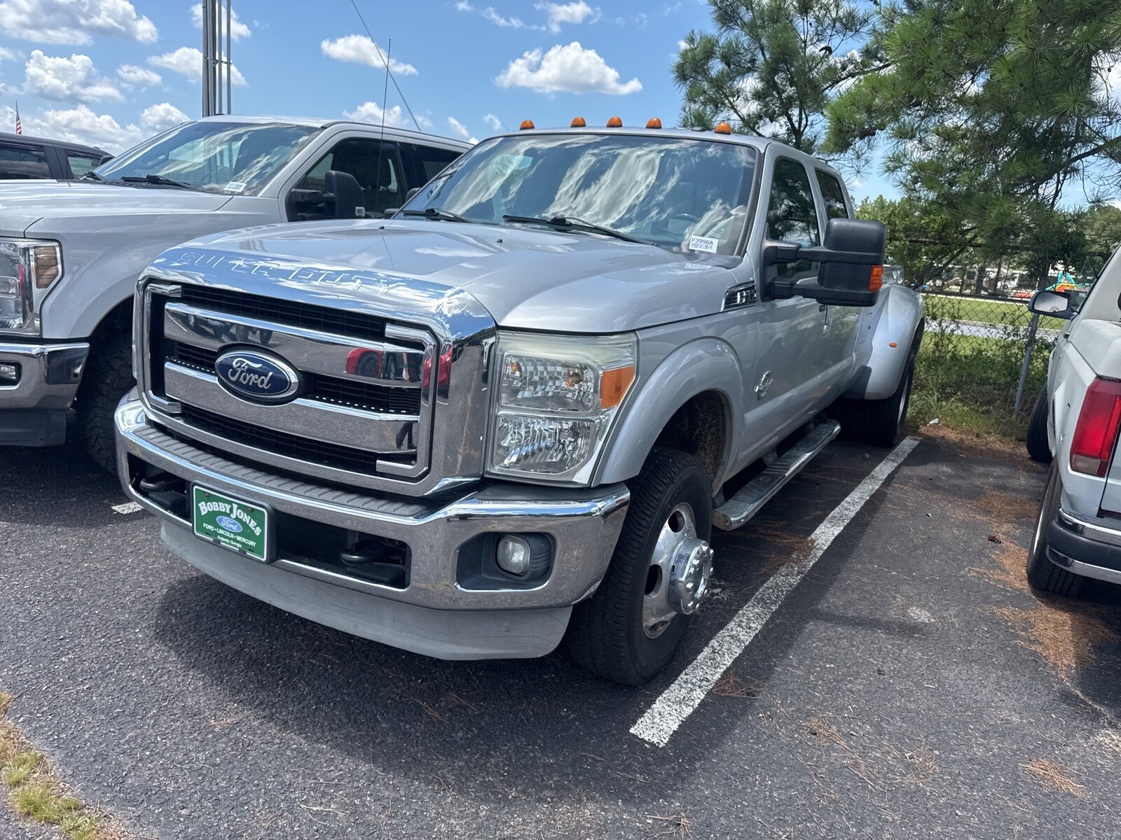2011 Ford F-350 Lariat photo 3