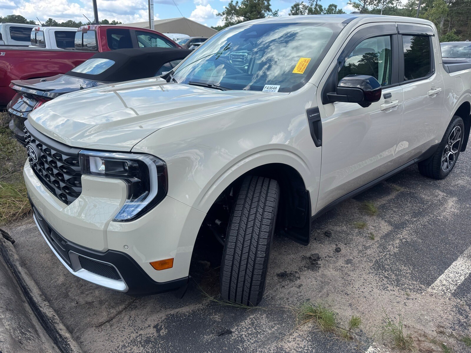 2025 Ford Maverick Lariat photo 2