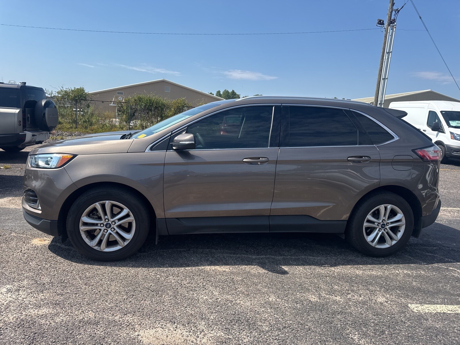 2019 Ford Edge SEL photo 4