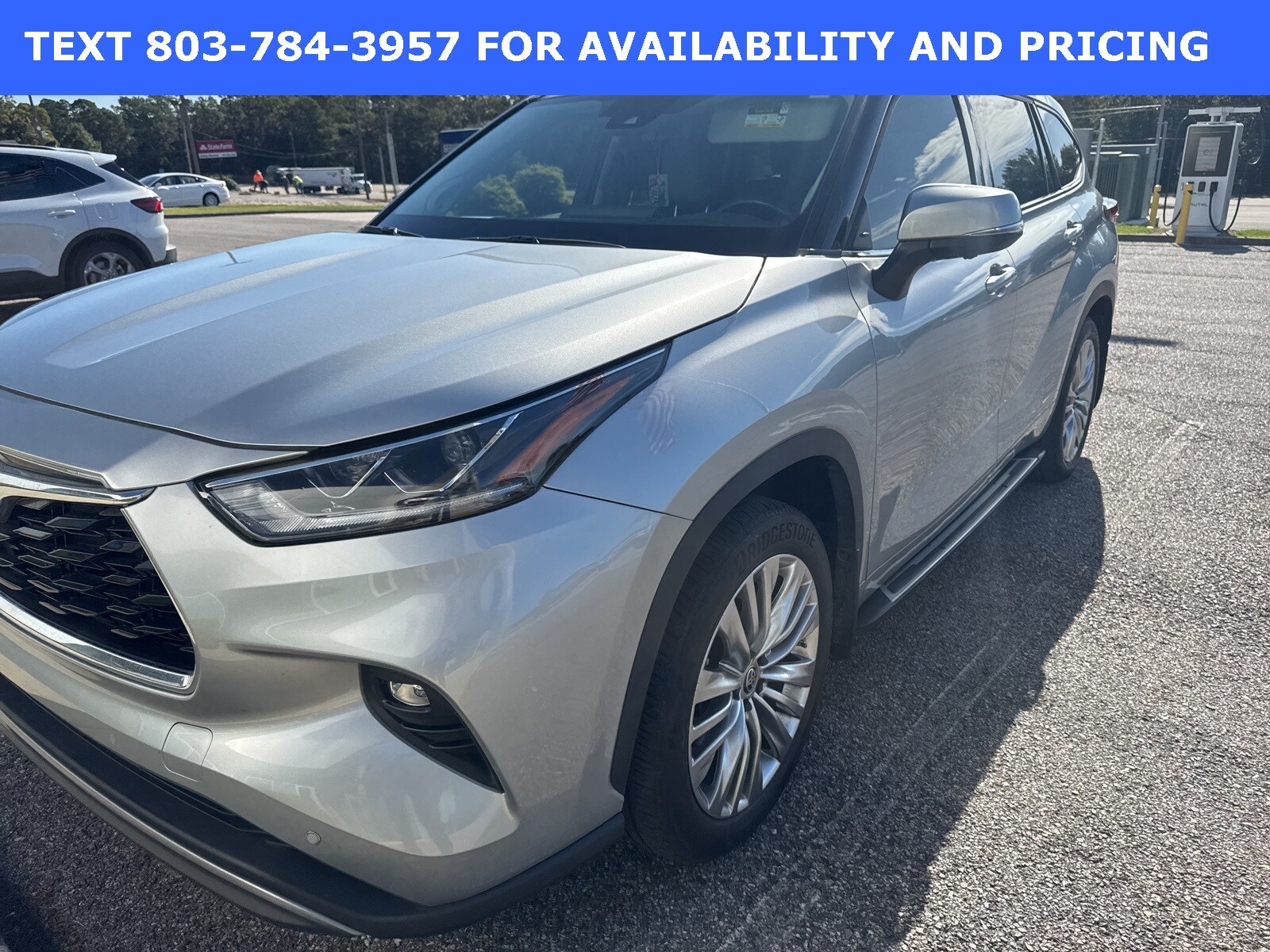 2024 Toyota Highlander LE photo 2