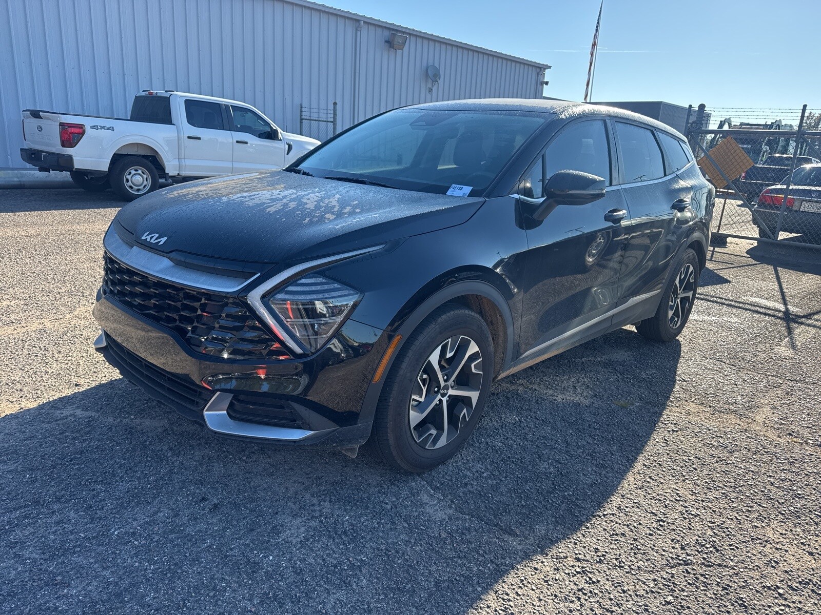 2025 Kia Sportage EX photo 3