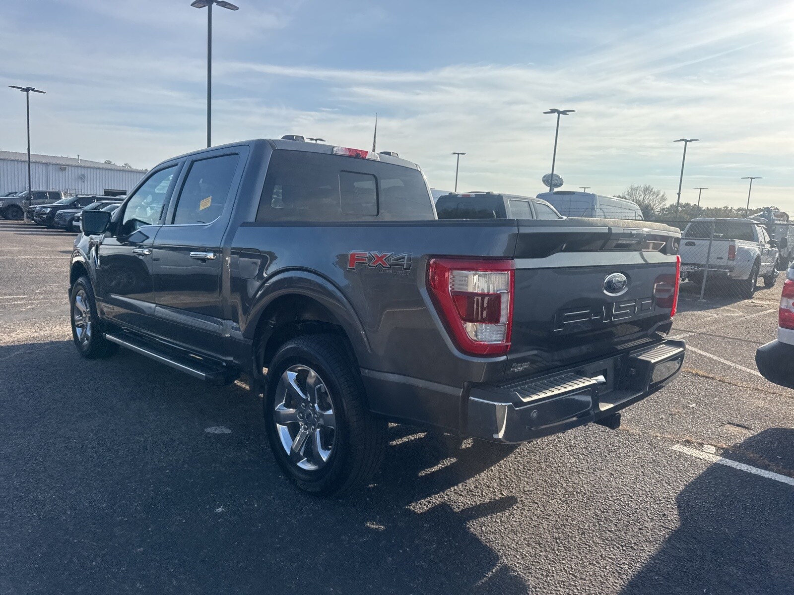 2022 Ford F-150 Lariat photo 2