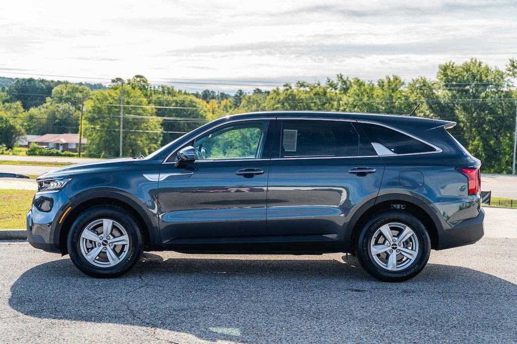 Used 2023 Kia Sorento LX SUV