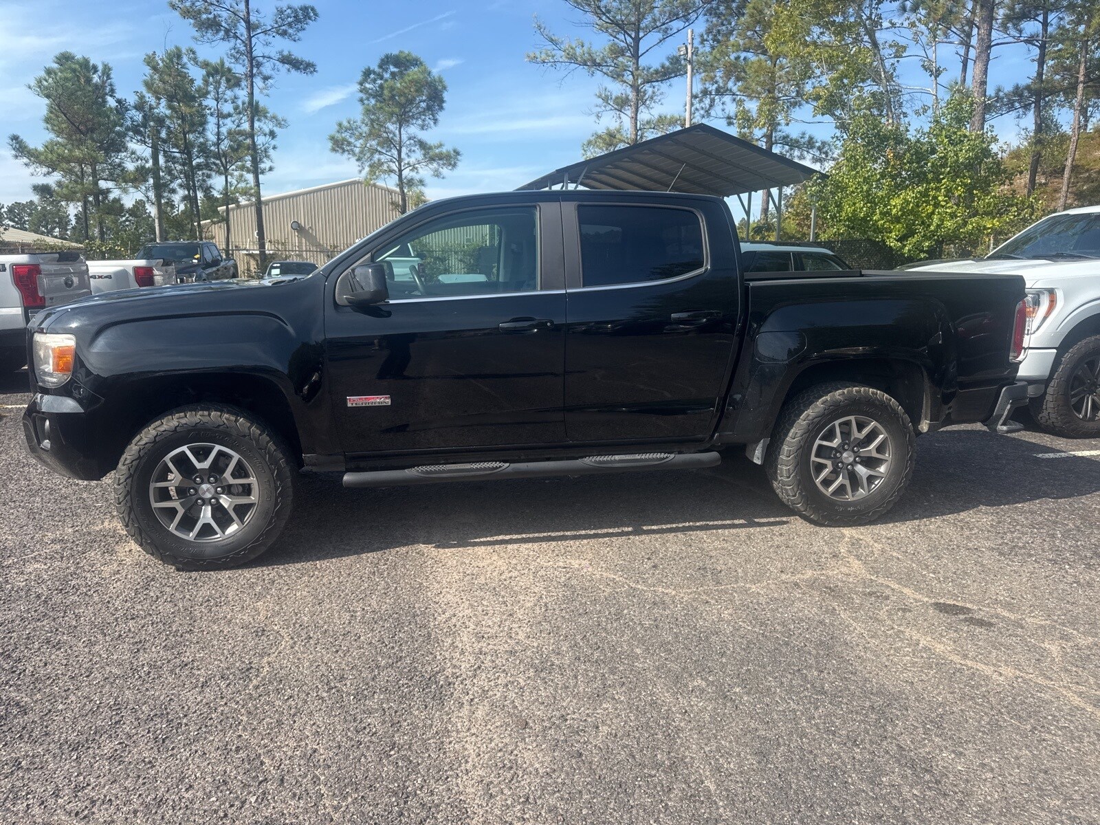 2017 Gmc Canyon SLE photo 3