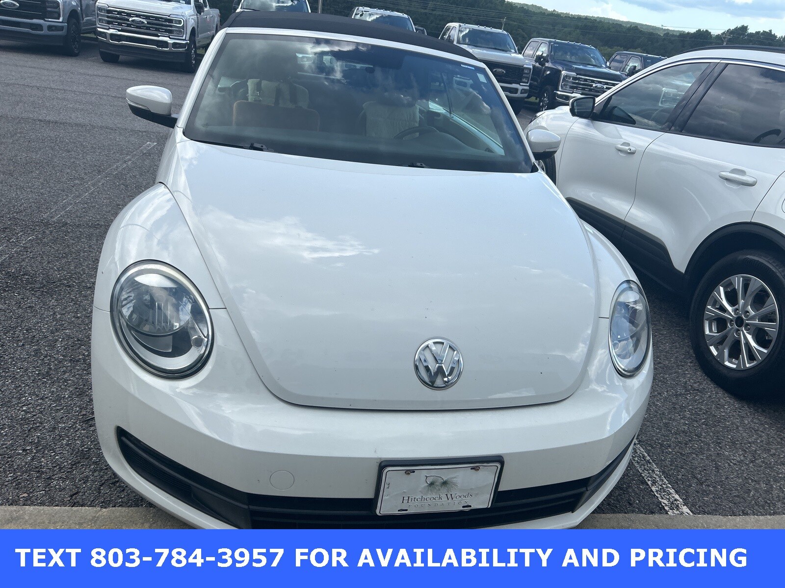 2013 Volkswagen Beetle 2.5L Convertible photo 2