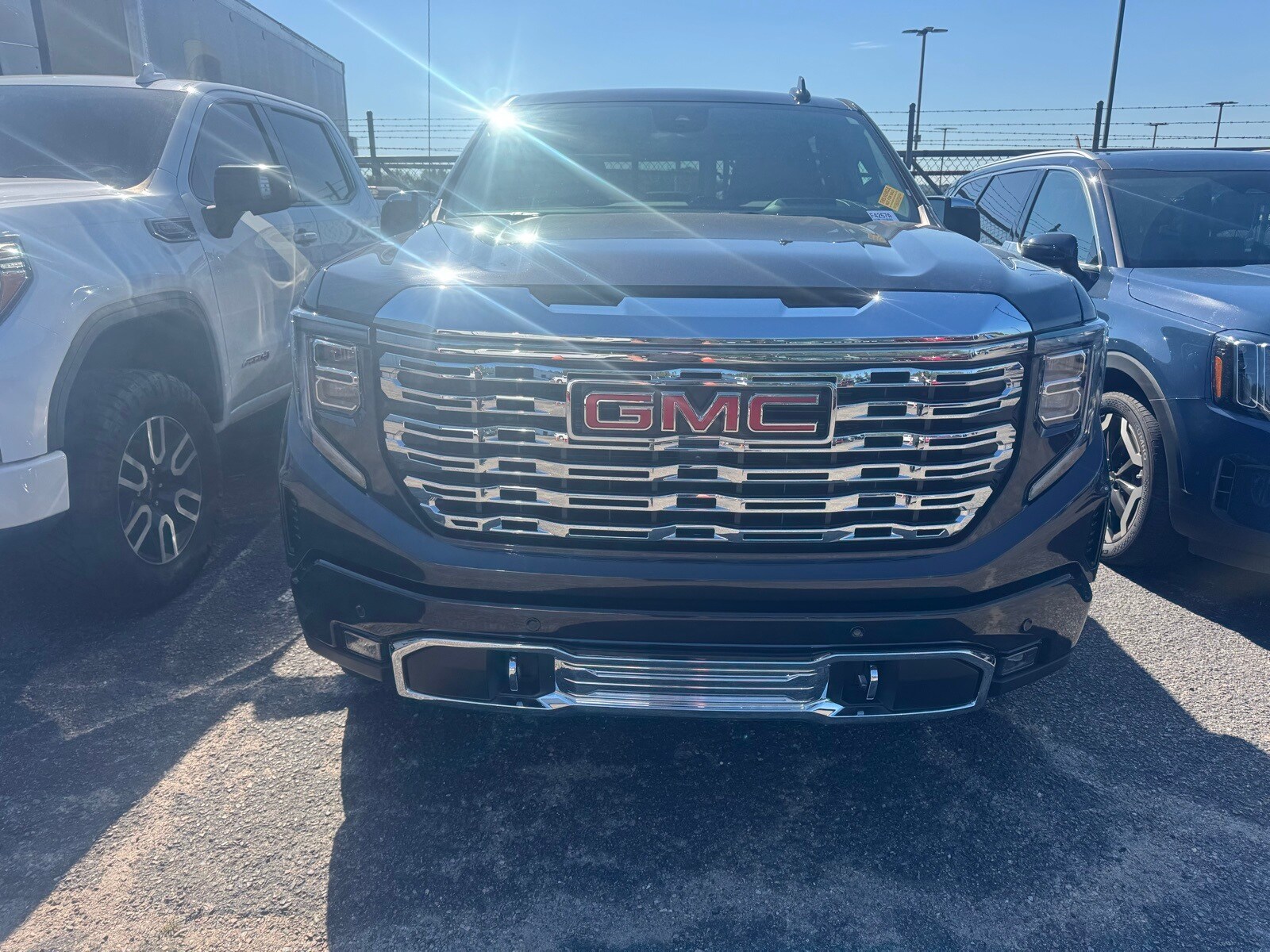 2024 Gmc Sierra 1500 Denali photo 2