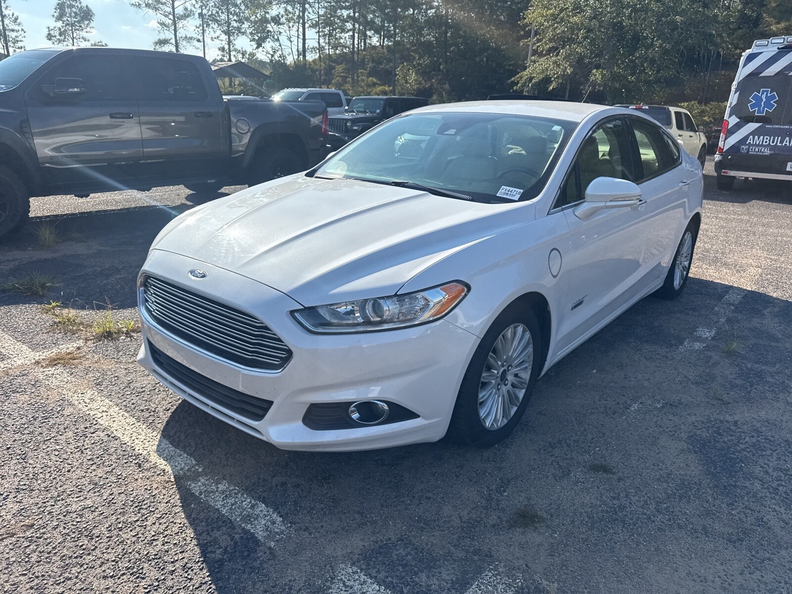 2016 Ford Fusion Energi SE photo 3