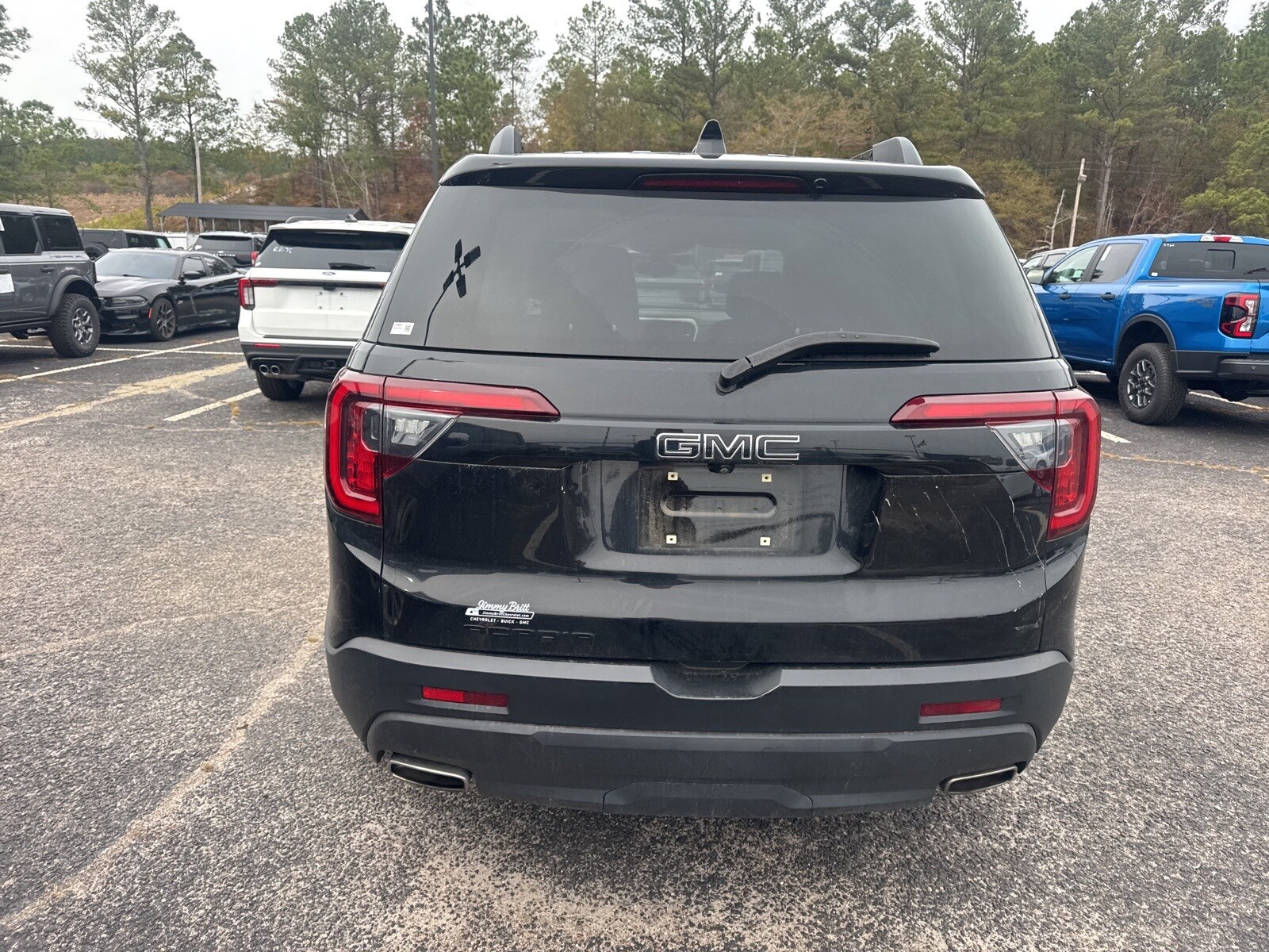 2023 Gmc Acadia SLE photo 2