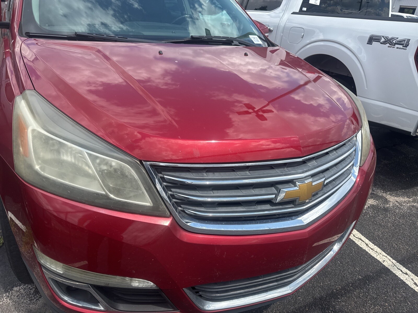 2014 Chevrolet Traverse 2LT photo 2