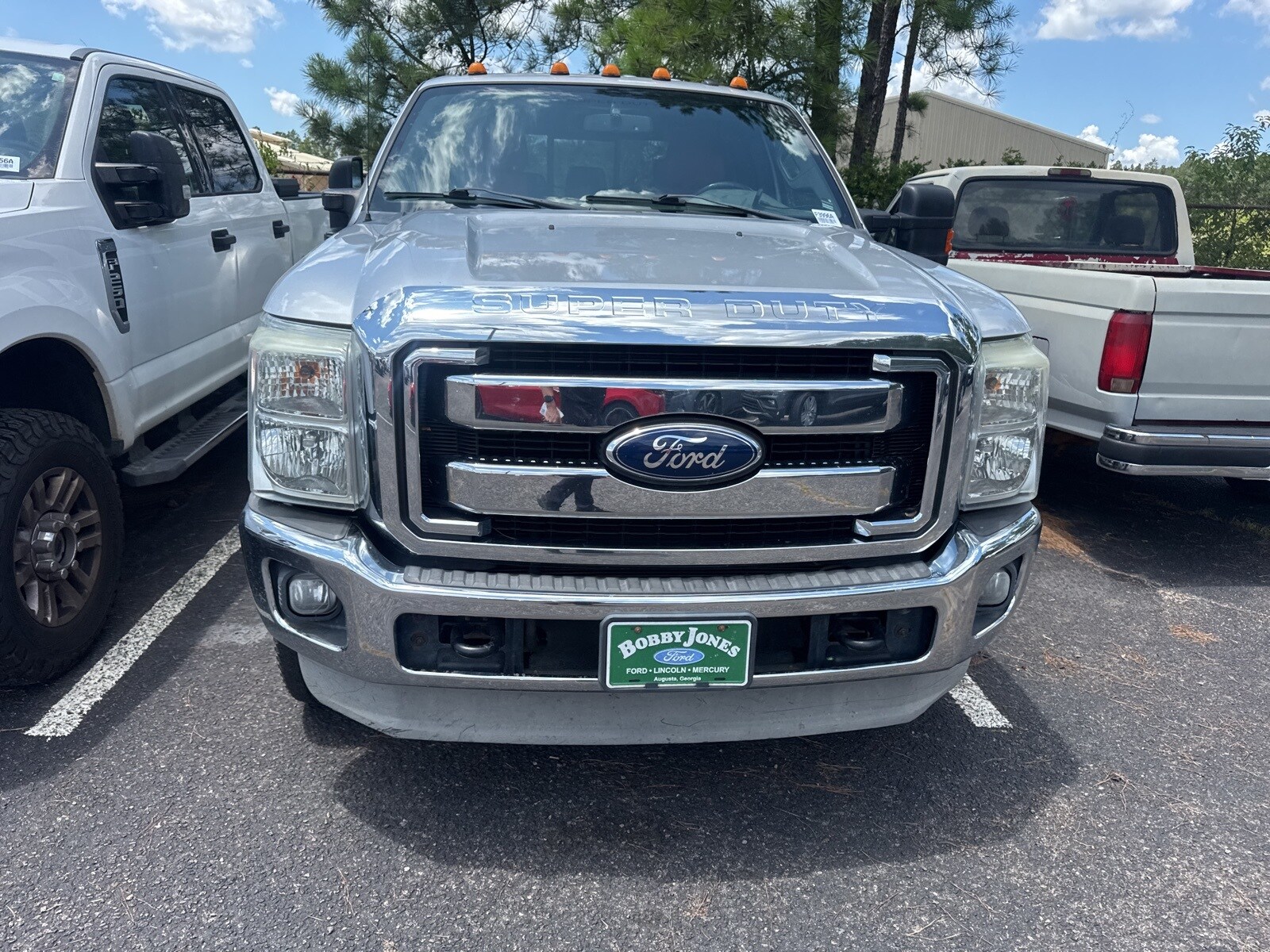 2011 Ford F-350 Lariat photo 2