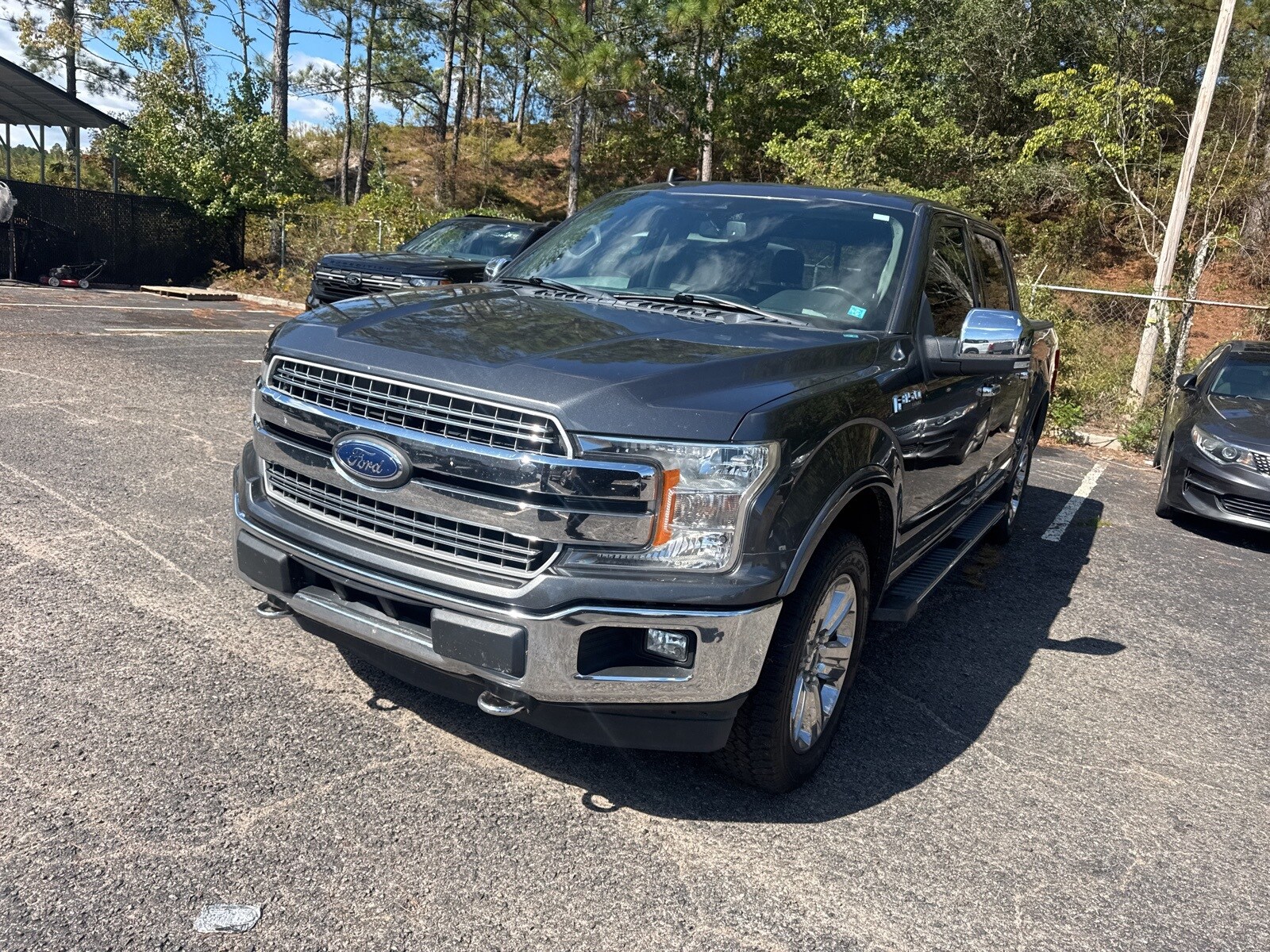 2019 Ford F-150 Lariat photo 2