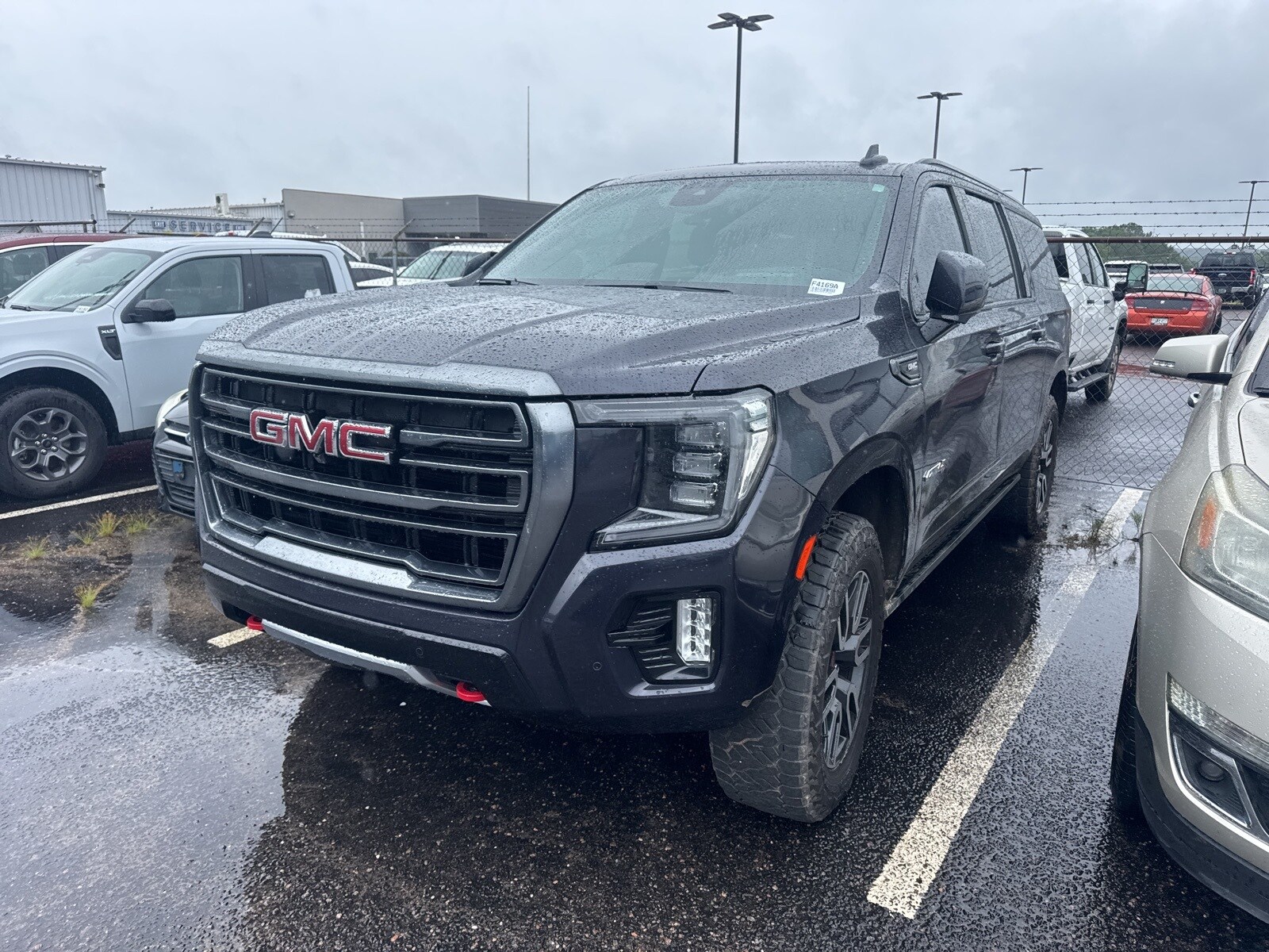 2023 Gmc Yukon XL AT4 photo 3