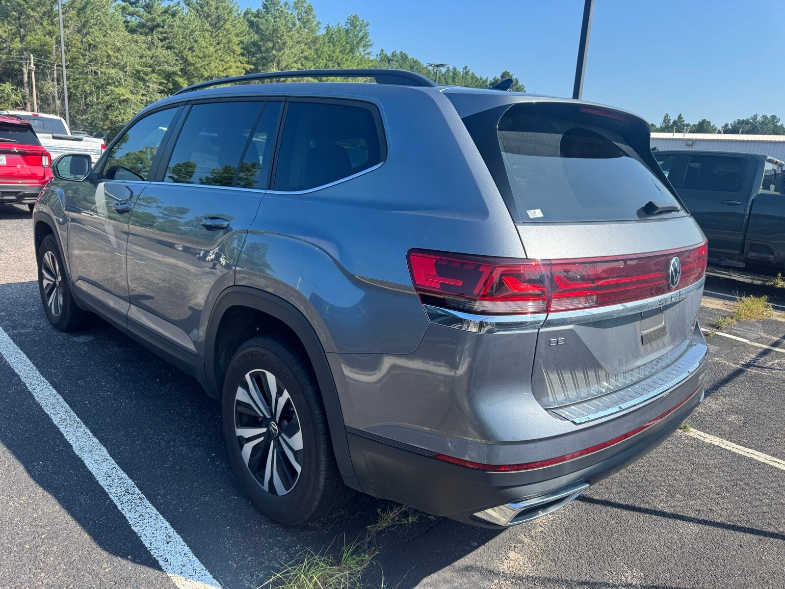 2024 Volkswagen Atlas SE photo 4