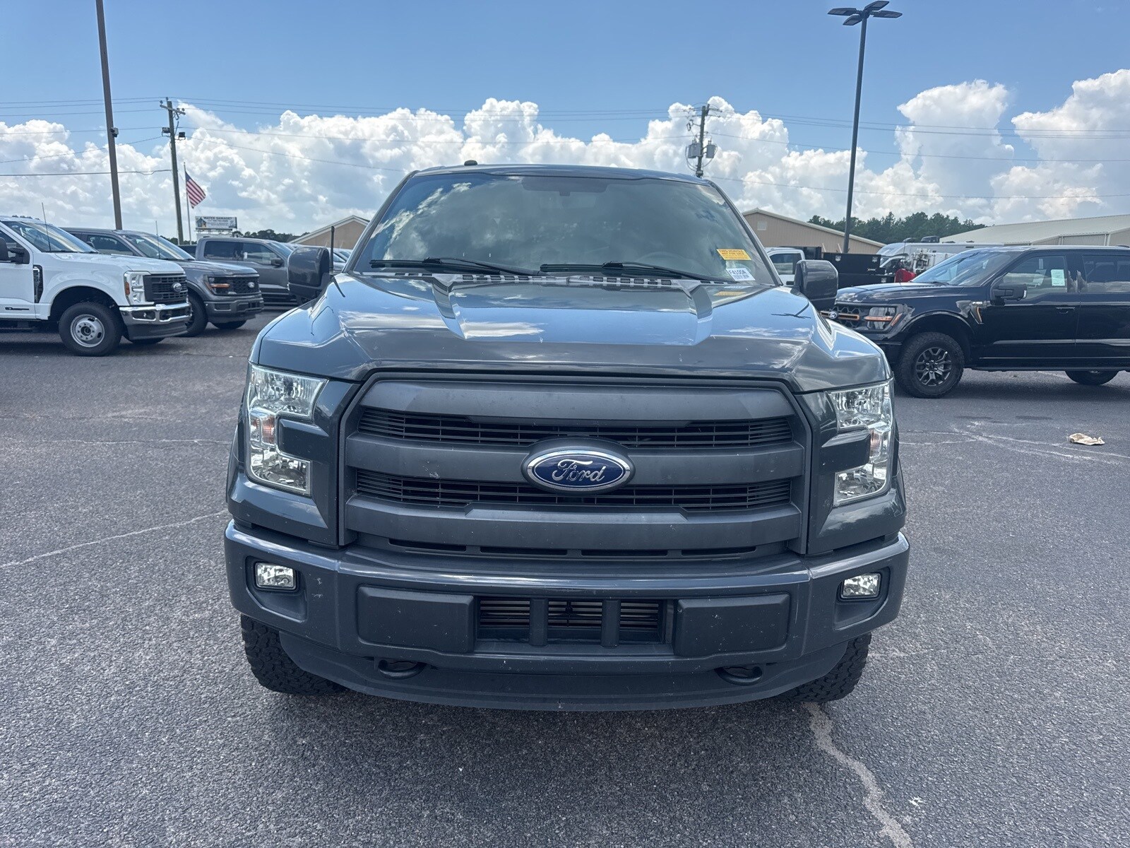 2016 Ford F-150 Lariat photo 2
