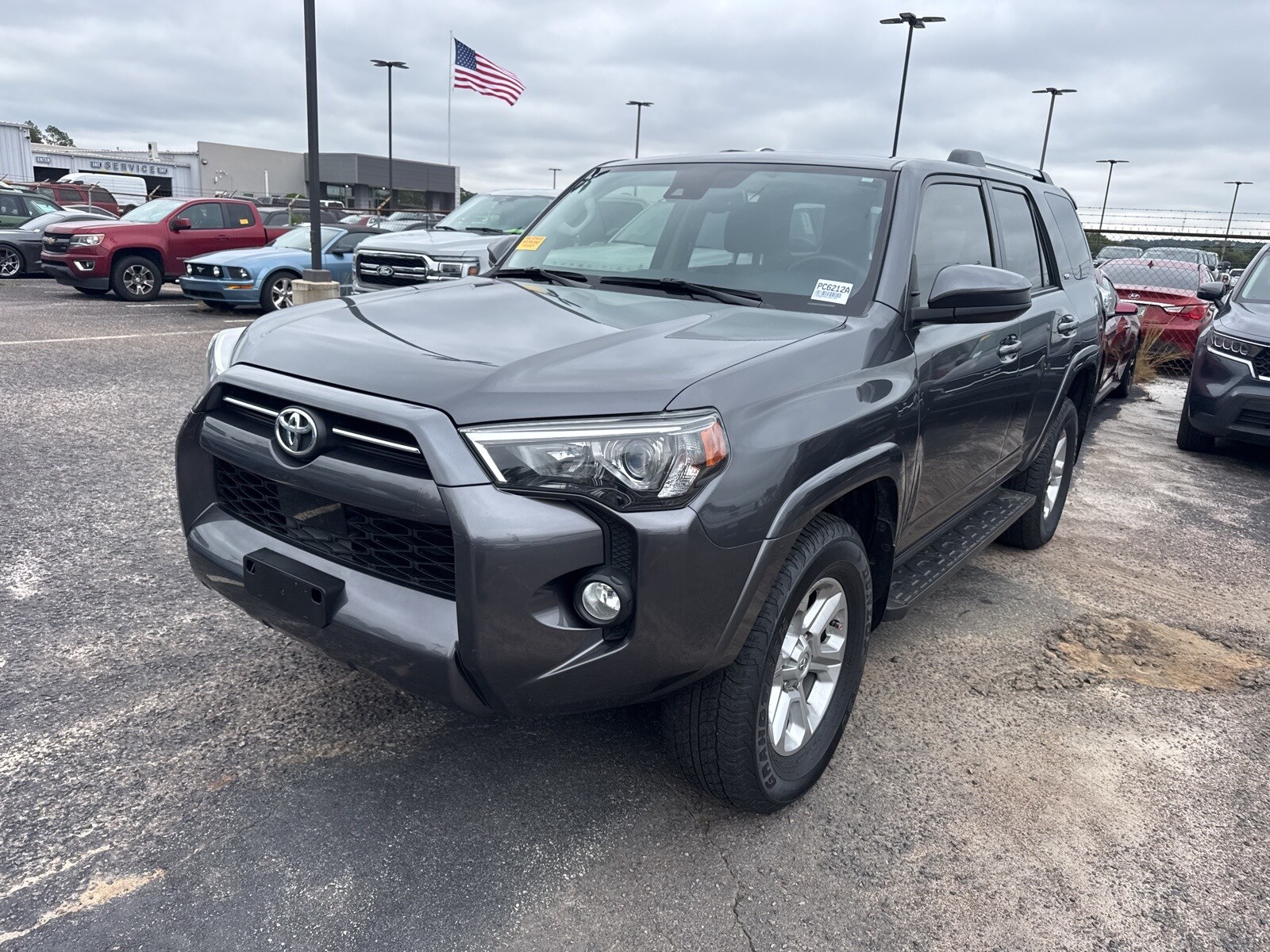 2020 Toyota 4Runner SR5 photo 3