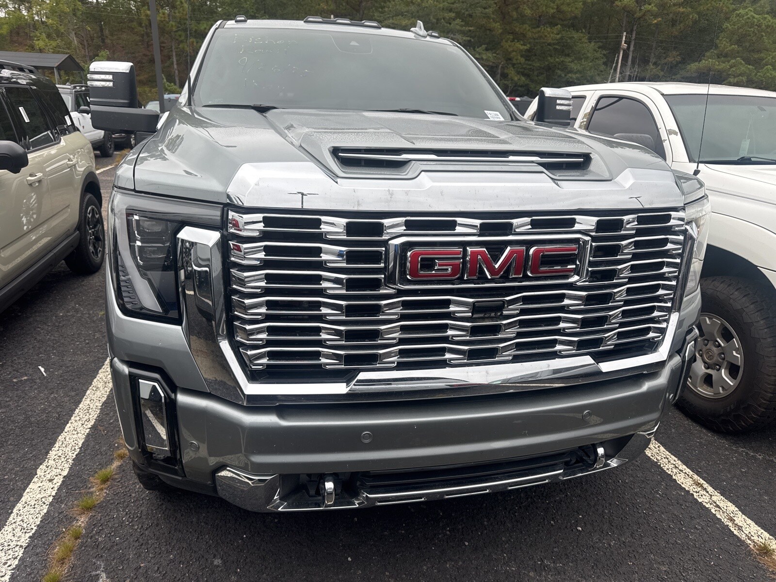 2024 Gmc Sierra HD Denali photo 2
