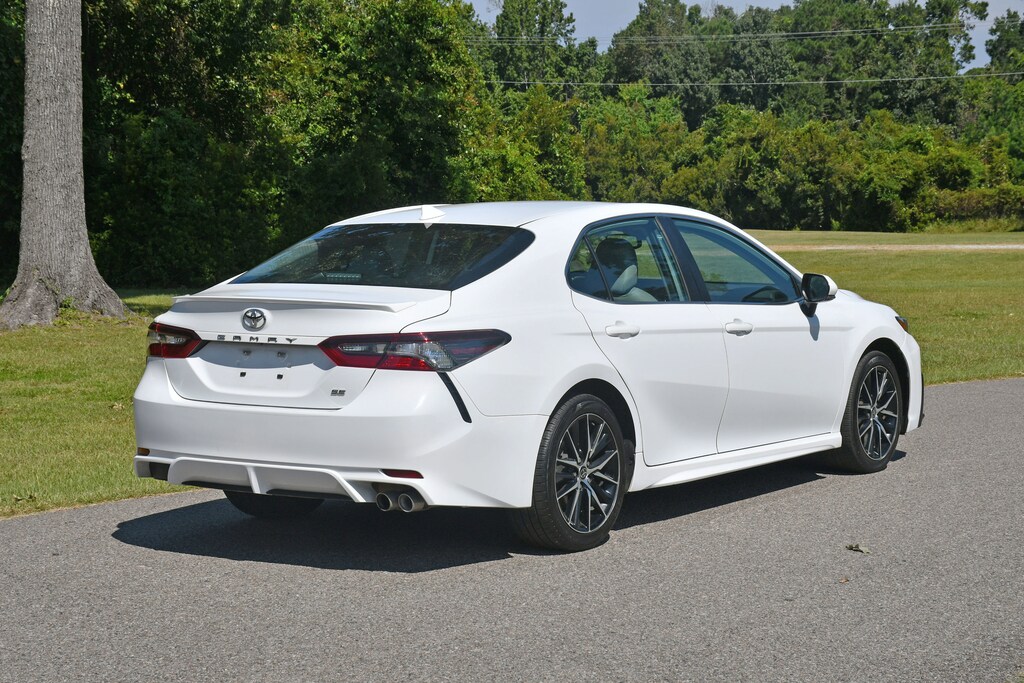 Used 2023 Toyota Camry SE SE Auto