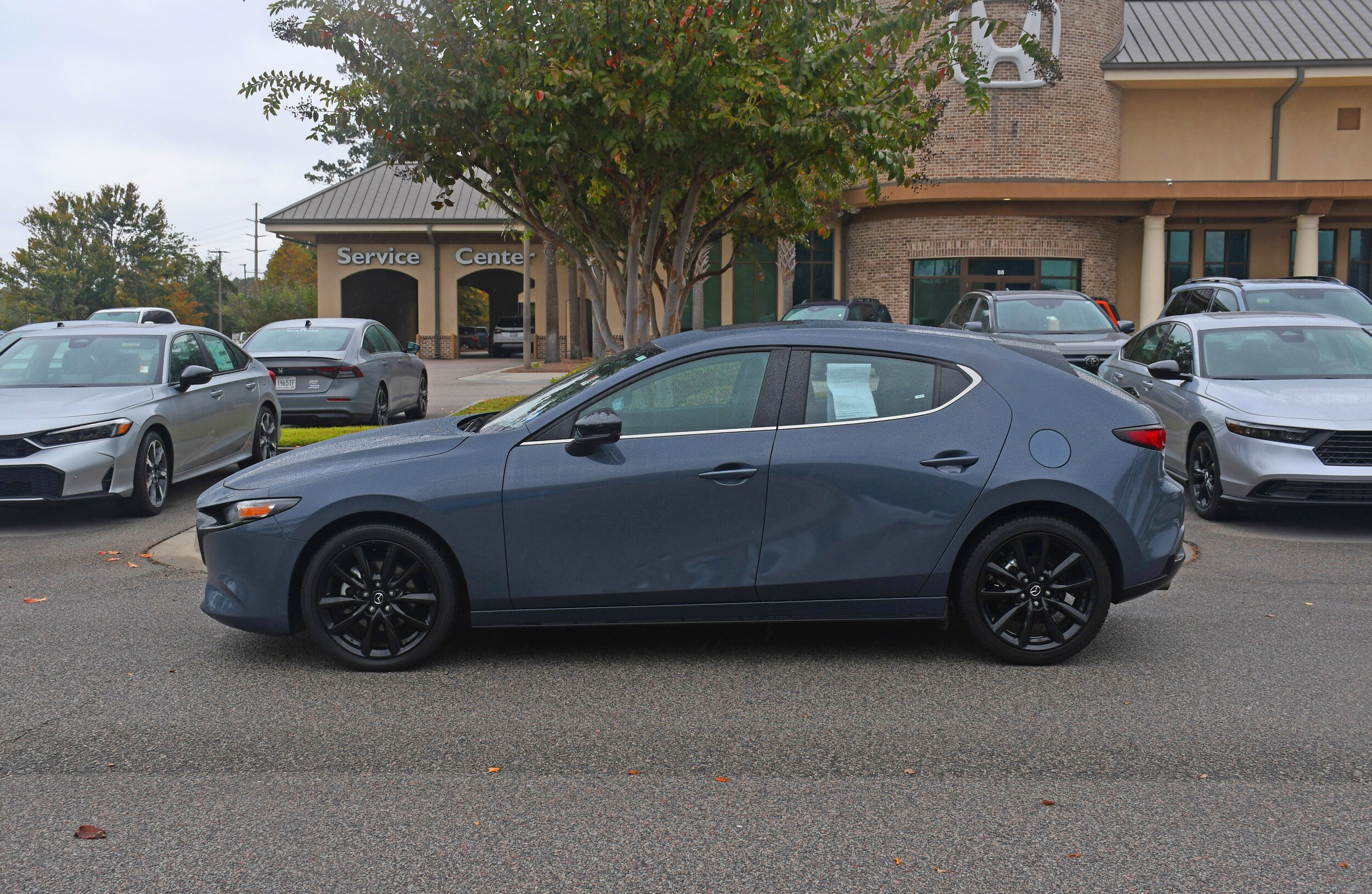 2024 Mazda Mazda3 Hatchback 2.5 s Carbon photo 2