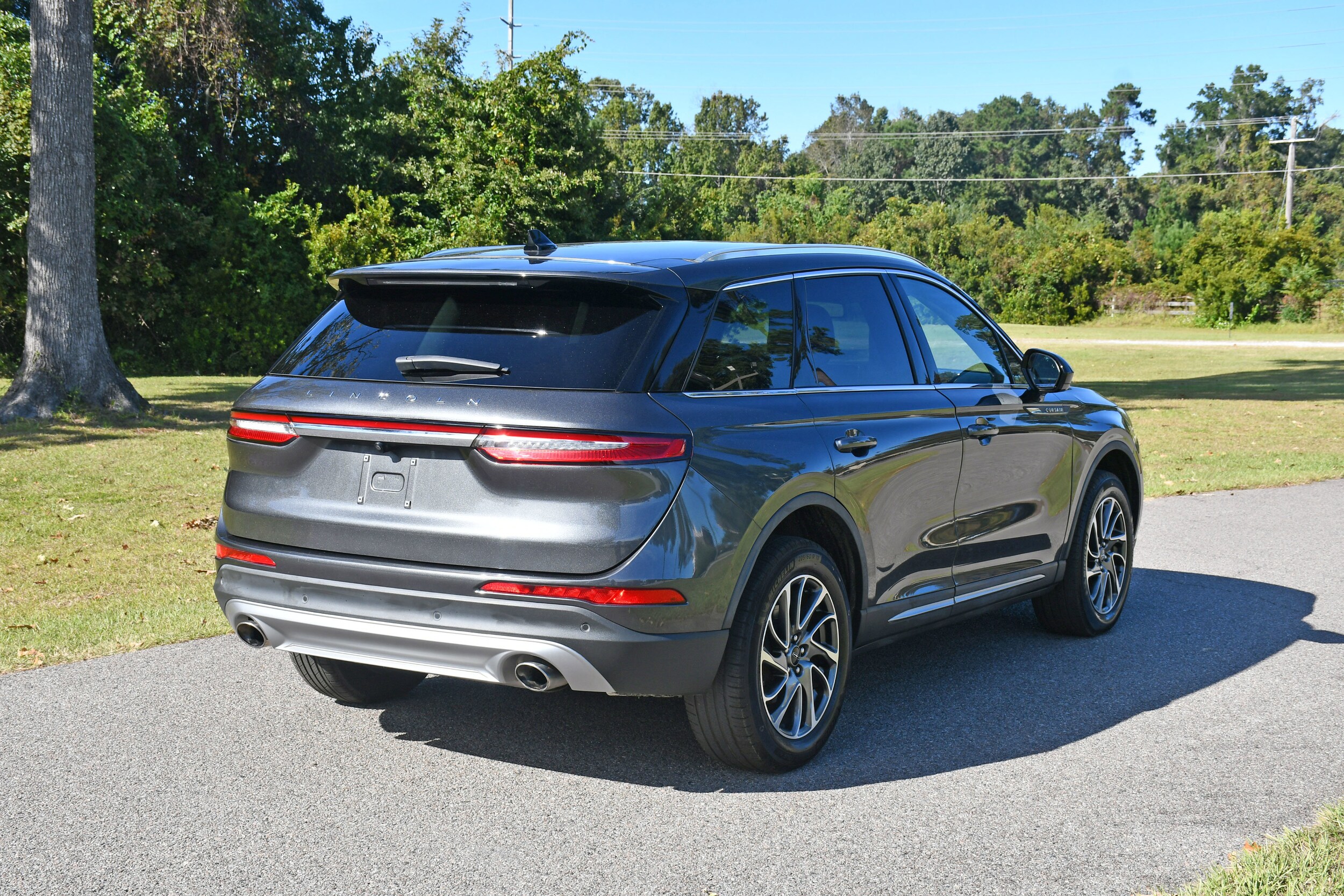 2020 Lincoln Corsair Standard photo 3