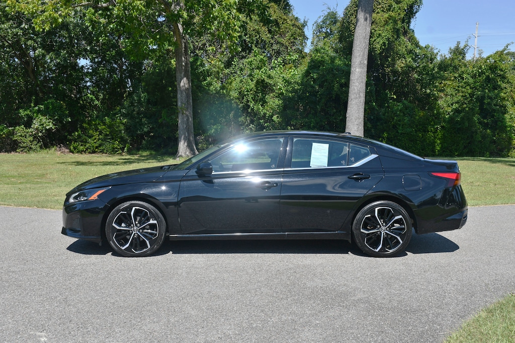 Used 2024 Nissan Altima 2.5 SR Sedan