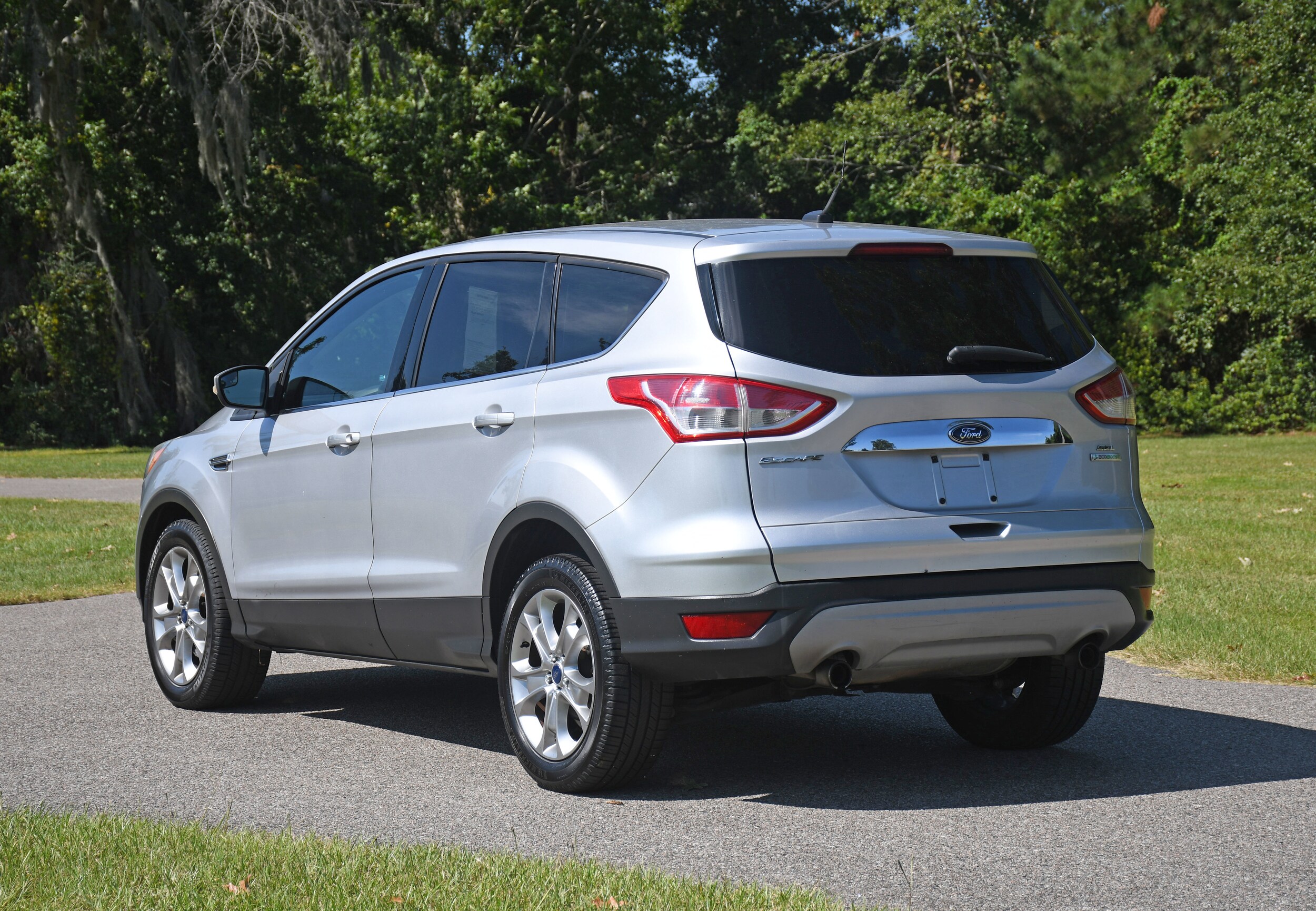2013 Ford Escape SEL photo 2