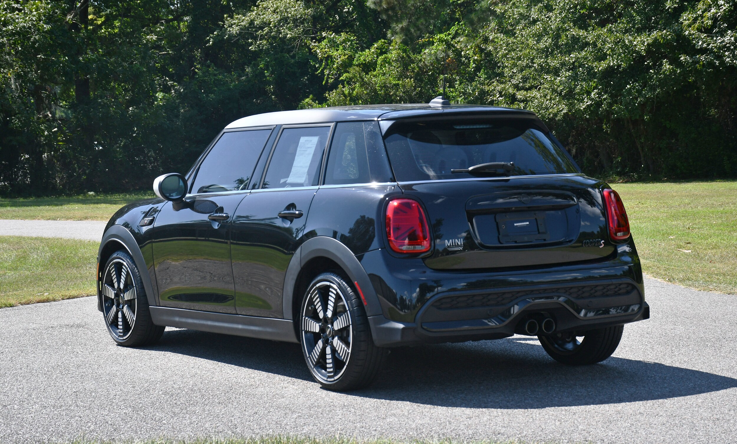 2024 Mini Cooper 4 Door Hardtop S photo 2