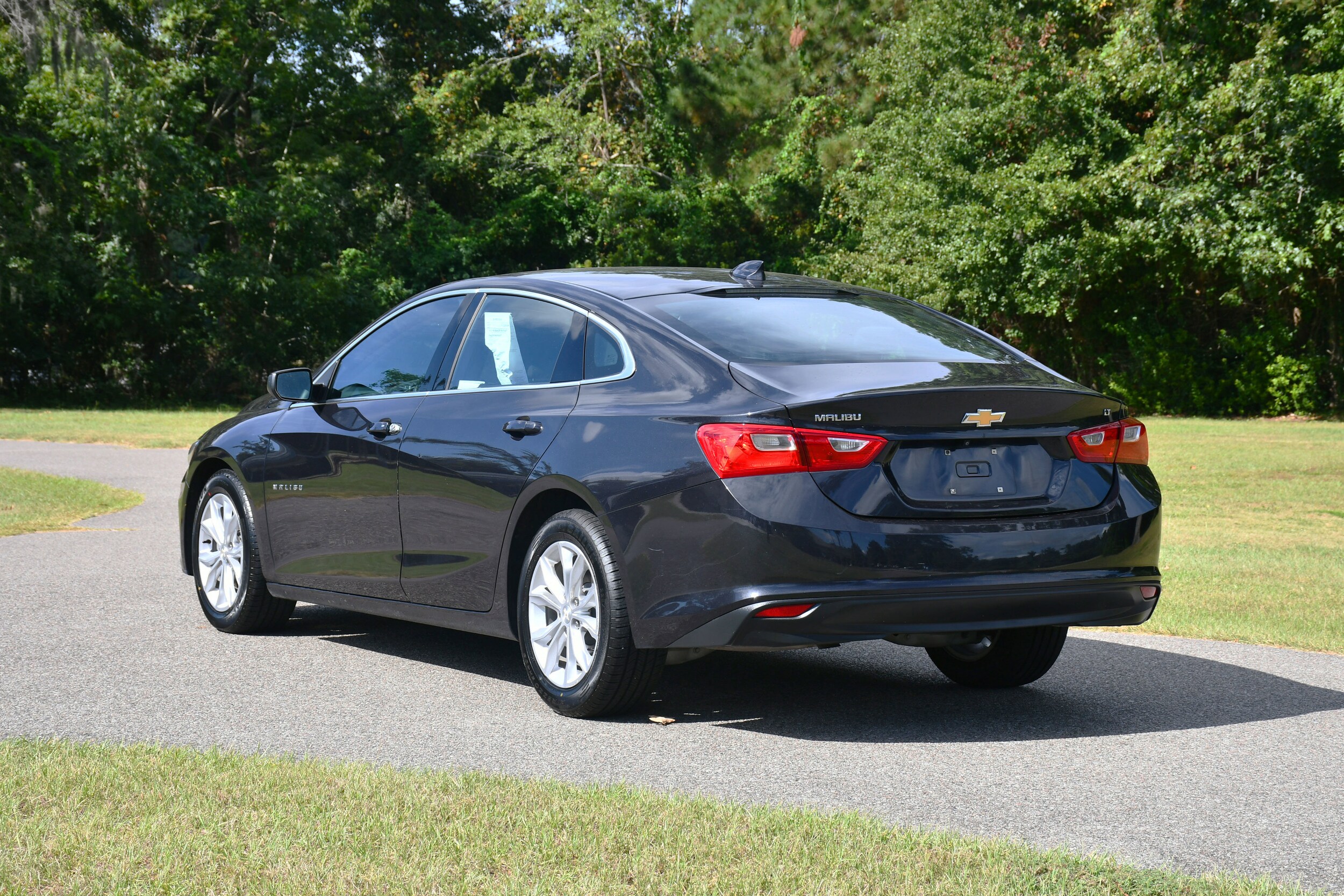 2023 Chevrolet Malibu 1LT photo 3