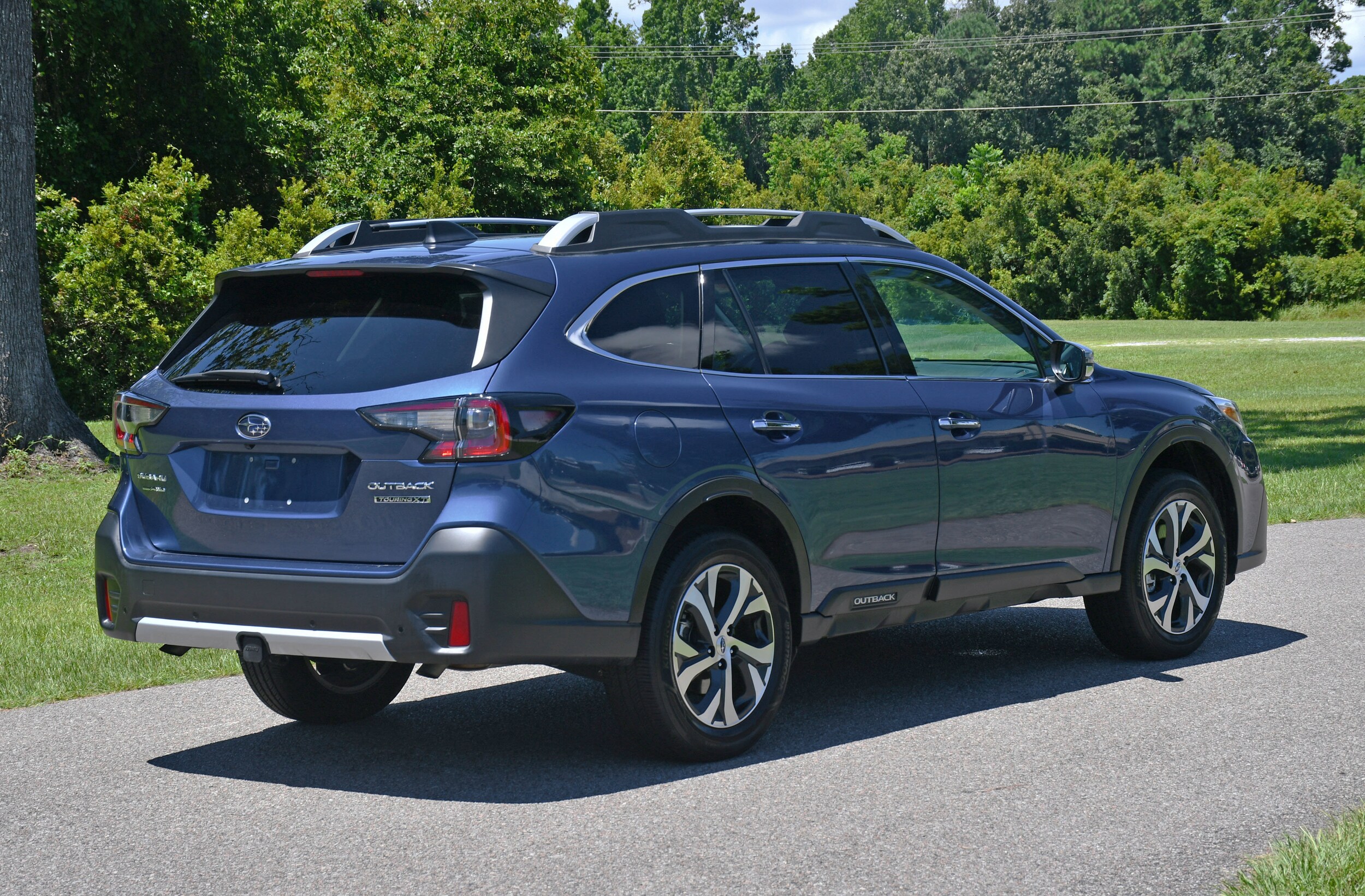 2020 Subaru Outback Touring XT photo 3