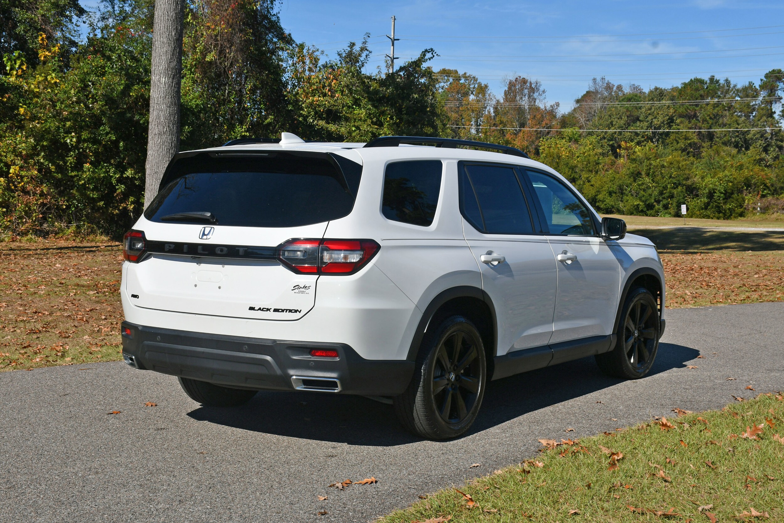 2025 Honda Pilot Black Edition photo 2