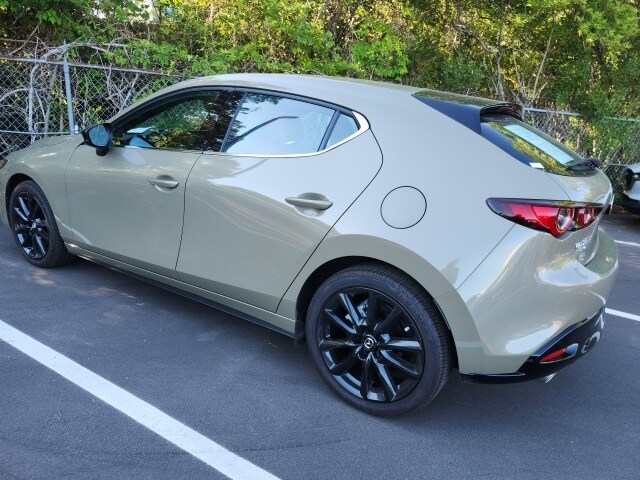 2024 Mazda Mazda3 Hatchback 2.5 Carbon Turbo photo 2