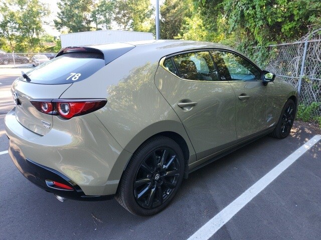 2024 Mazda Mazda3 Hatchback 2.5 Carbon Turbo photo 3